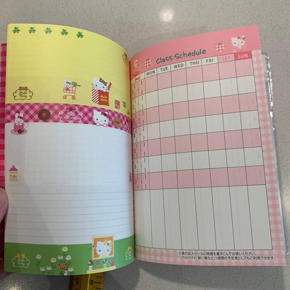 2011 HELLO KITTY PLANNER BRAND NEW - Picture 11 of 13